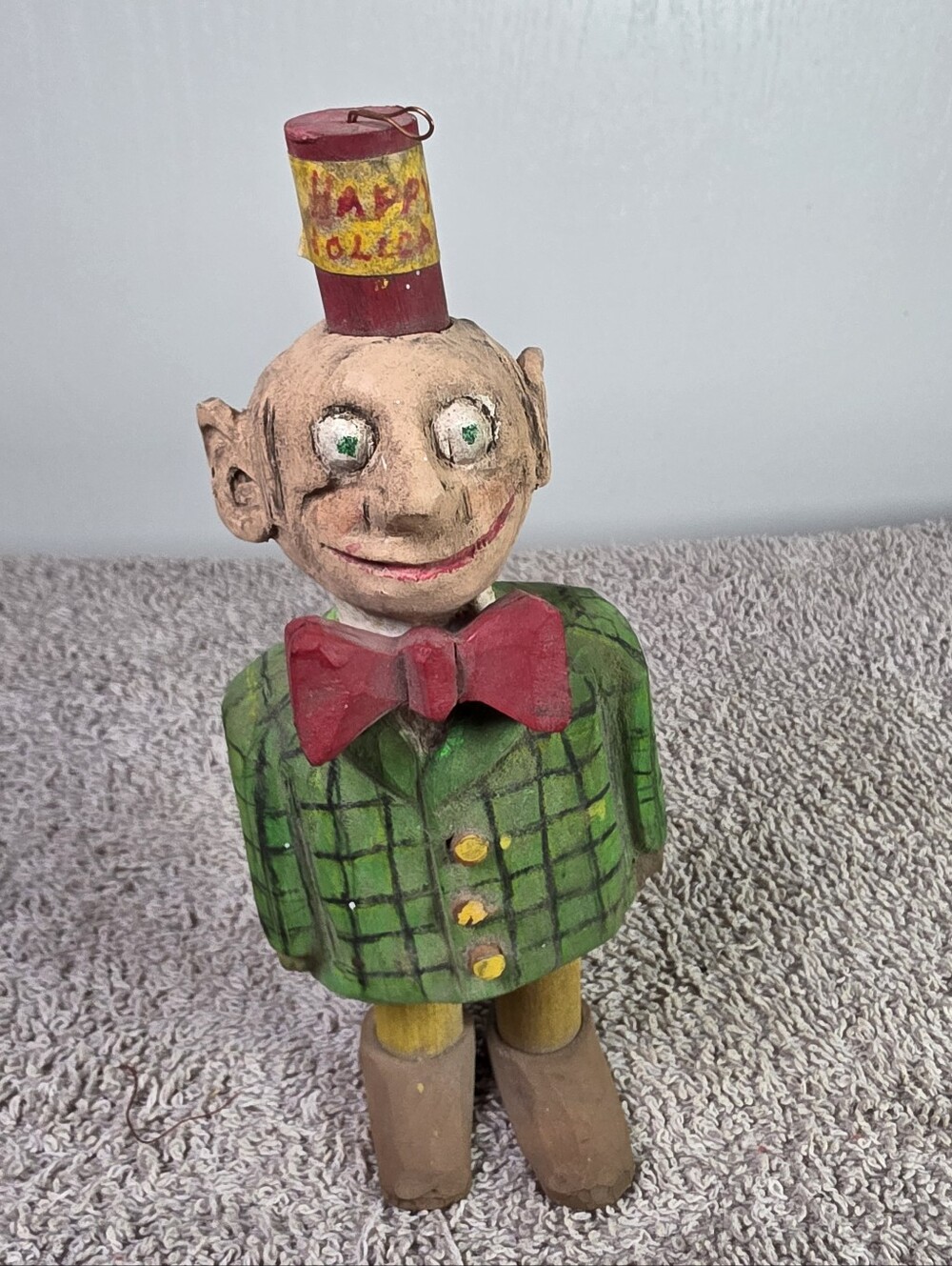 Handcrafted Folk Art Green Wooden Figurine Pair with Red Bow Ties - Picture 3 of 16